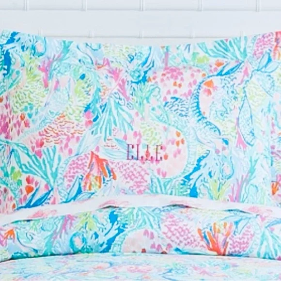 Lilly Pulitzer for Pottery Barn Kids Mermaid Cove Set of 2 Standard Pillow Shams - Picture 2 of 4